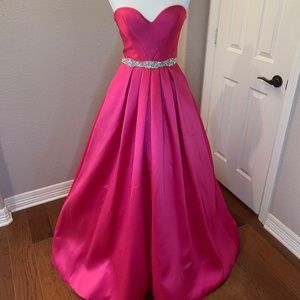 Blush Sz 6 BNWOT Fuchsia Ballgown Duchess Satin